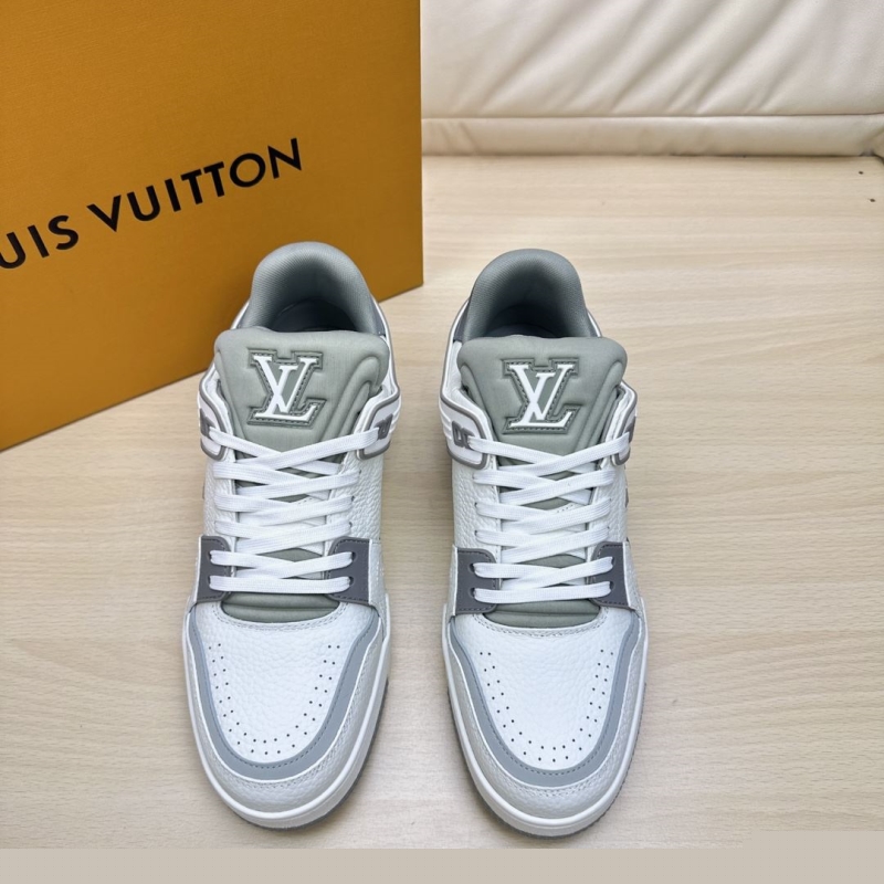l**is V*t*n sneakers